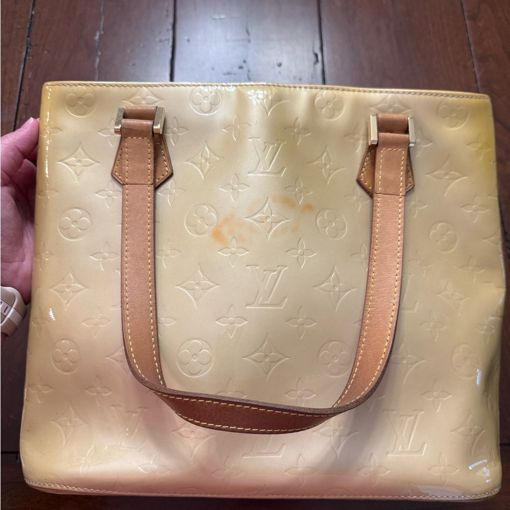 Louis Vuitton Cream and Brown Vernis Classic Tote - Picture 3 of 8